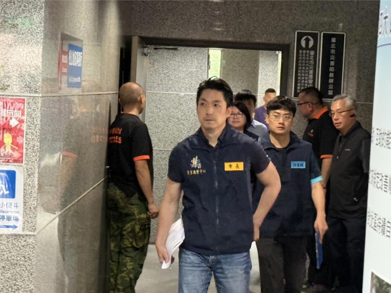 邱议莹任主炮手群攻蒋万安? 邱议莹任主炮手群攻蒋万安?